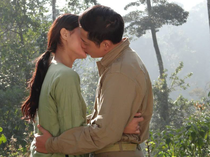 NHỮNG CUỘC TÌNH DANG DỞ